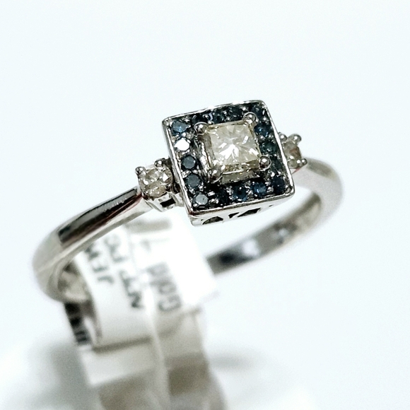 Blue & White Diamonds 10K Gold Princess Ring Certificate - Picture 10 of 15